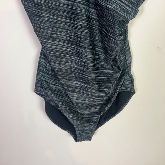 Speedo Women’s Black Gray Heather V Neck One Piece Swimsuit Size 14 - Picture 4 of 9